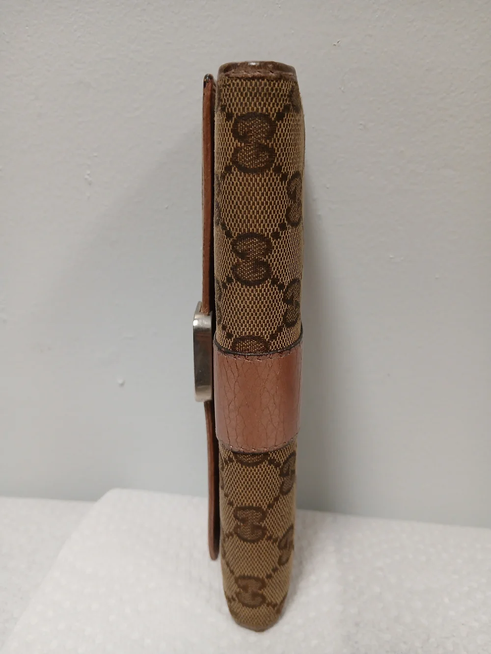 Gucci Brown Monogram Continental Wallet with Pink Trim - Picture 5 of 12